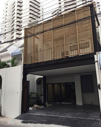 For Rent ทาวน์เฮ้าส์ 2 ชั้น หมู่บ้านพร้อมมิตรวิลล่า ซอยสุขุมวิท 49 ใกล้รถไฟฟ้าBTSพร้อมพงษ์ 