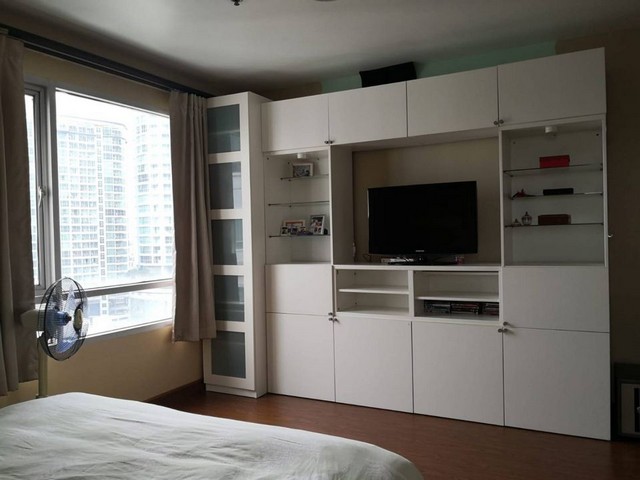 Sukhumvit Plus beautiful room clean fully furnished safe BTS Phra Khanong