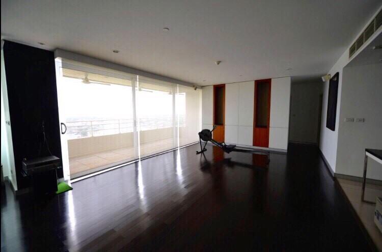 P17CR1903054 Watermark Chaophraya 2 bed 3 bath145 sqm. 23.2 MB