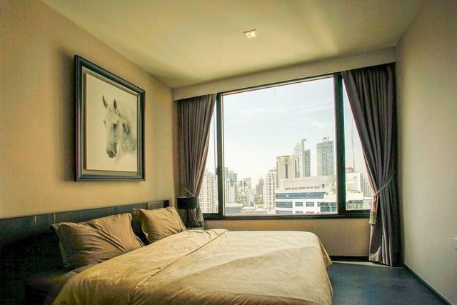 Edge Sukhumvit 23 17th floor beautiful view comfortable safe BTS Asoke